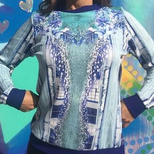In style sweater size small blue art designer